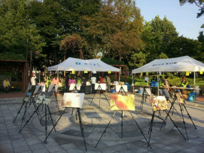 당산공원에서 진행되고 있는 '희망식당' 자선바자회