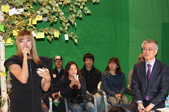 클래지콰이의 여성보컬 호란의 사회로 진행된 '솔직토크'     &copy; 조성호