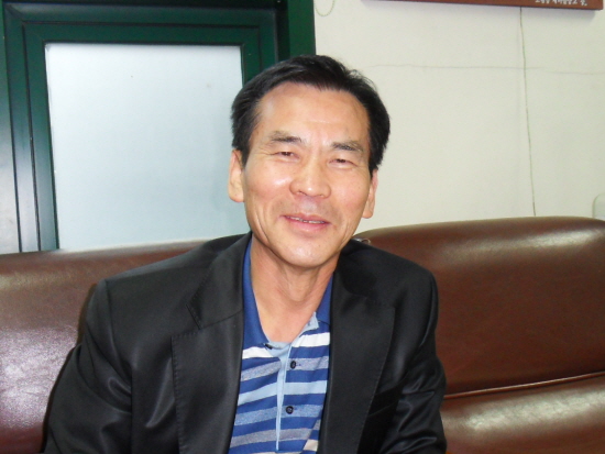 주민자치위원회의 역할을 강조하는 김영환 위원장