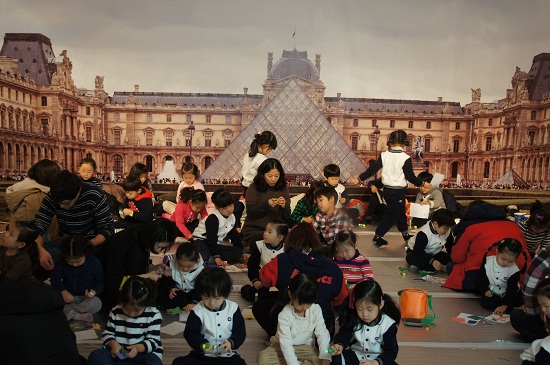 충남 홍성 '베베궁 홍성원'어린이들이 루브르박물관광장