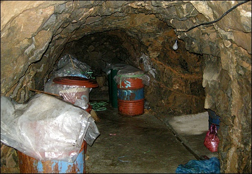 사돈댁 토굴. 독배에는 토굴이 20여개 남아있다고 한다.     &copy; 조종안