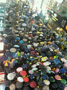12월 14일 문재인 후보의 유세를 보기 위해 나온 청중들로 인산인해를 이룬 부산 쥬디스 백화점 앞ⓒ 김도현