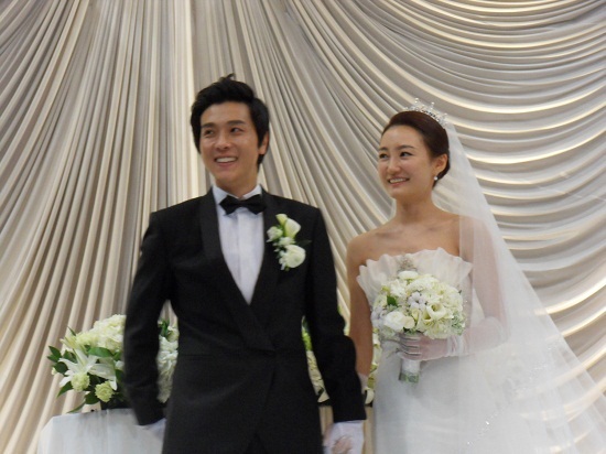 행복한 신랑 신부