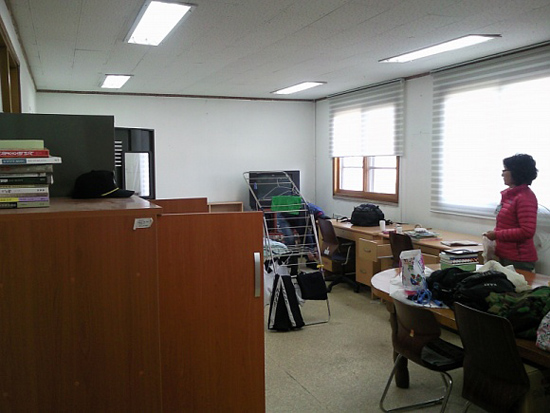 ▲ 박재관 씨와 동기생 이 아무개 생도가 10개월 동안 머물렀던 지용관의 내부모습  ⓒ 박재관 씨 제공