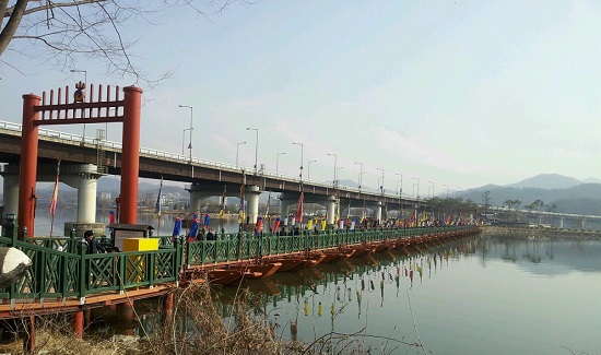 ‘두물머리다리’의 모습(3월 16일(토))