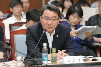 ‘공유도시 서울’을 만들기 공청회에 참석한 김선갑 의원