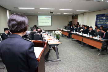 각 단체장 15명이 참석한 가운데 열린 2013년 1차 지역치안협의회