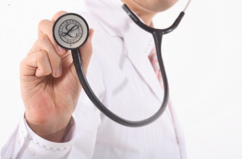 대장내시경은 대장암의 씨앗이라고 불리는 용종을 발견하기 위한 가장 좋은 방법(사진제공: 커뮤니티엠)