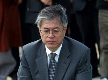  대통령 낙선 후 봉하마을 찾았던 문재인 의원