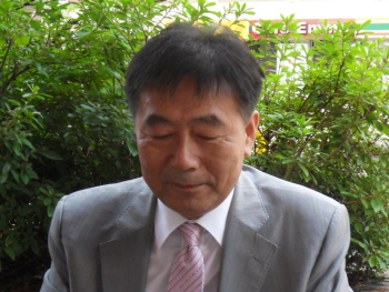 국민의 질책에 고개 숙인 김종현 민주당 사무부총장