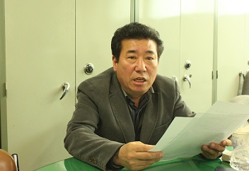 경부선 지하화 사업은 반드시 이루어져야 한다.”고 거듭 강조하고 “19일 오후 2시 영등포아트홀에서 열리는 경부선(서울역~당정역) 지하화 기본구상용역 추진 성과물에 대한 주민설명회에서 그동안의 경과를 보고드릴 예정이다”고 밝히고 있는 조병찬 협의회장