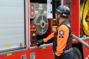 영등포소방서는 특장소방차 자격인증제 소방차 운용사 1급 실기 시험을 실시했다