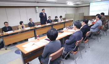  4월 11일 제1차 정기회를 열고 인권정책의 청사진을 논의한 영등포구 인권위원회 &copy;영등포구