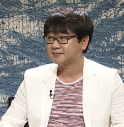 아트앤토크에 출연한 채성필 작가 &copy;한국방송통신대학교