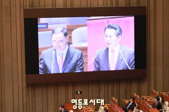 정청래 의원은 “지난 3년간 국가기관 검찰, 경찰, 국정원 등에서 국민의 통신내역을 요청한 건수가 25만 건도 아니고 250만 건도 아니고 2,572만 150건이다. 너무 심한 것”아니냐고 따져 물었다. Ⓒ안영혁 기자