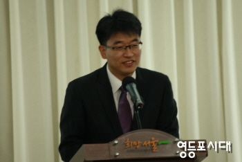 11월 5일 서울시청 후생동에서 열린 “지방자치 이대로 좋은가? 토론회 앞서 축사를 하고 있는 김용석 의원 