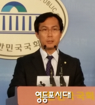 새누리당 김영우 수석대변인이 10일 오전 국회기자실에서 현안 브리핑을 하고 있다. &copy;안영혁 기자 