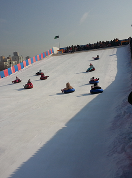 12월 18일 뚝섬한강공원 눈썰매장이 개장된다. &copy;서울시