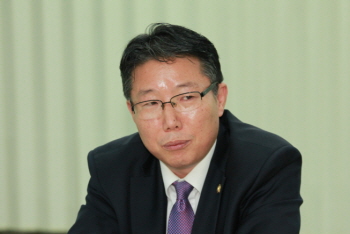 “영등포의 큰 문제는 교육이다.”고 주장한 허홍석 영등포구의회 행정위원회 부위원장