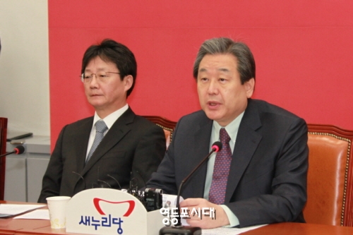  김무성 대표는 “4월 국회에서는 남은 경제활성화 법안과 함께 반드시 통과될 수 있도록 노력하겠다”고 밝혔다. &copy;안영혁 