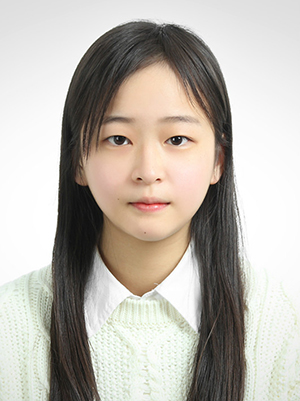 제13회 독서감상문대회에서 대상을 수상한 한강미디어고등학교 3학년 신지현양.