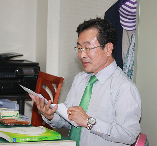 서울시와 안양천 인접 자치단체장들의 안양천에 대한 관심을 우회적으로 촉구한 문종근 환경지킴이 대표 ⓒ영등포시대  