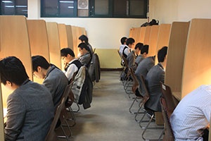 자기주도학습실인 ‘명품서훈관’ 1인1좌석제로 운영하고 있다 