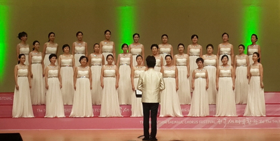 「제5회 전국새마을합창제」에서 영광의 ‘대상’을 수상한 영등포구 구립여성합창단 &copy;영등포구 