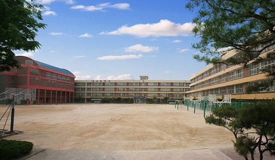 영남중학교 전경