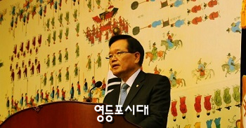 정의화 국회의장이 21일 국회에서 긴급 현안 기자회견을 열고 국회 선진화법과 선거구 획정, 쟁점법안 등 정국 현안과 관련한 입장을 밝히고 있다. [사진촬영 안현준 기자]