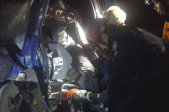 영등포소방대원들이 출동해 인명구조를 실시하고 있다. 자료사진 사고현장 avi파일 캡처 