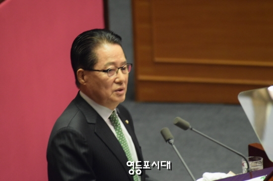 7일 오전 국민의당 박지원 비대위원장 겸 원내대표가 국회에서 교섭단체대표연설을 하고 있다. &copy;영등포시대