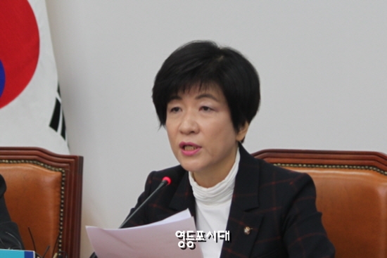 김영주 최고위원이 “올해 안에 나오게 될 검찰 수사결과는 대통령의 '수사 가이드라인' 수준을 넘지 못할 것이다”고 주장하고 대통령의 결단을 촉구하고 있다. &copy;임종상 기자