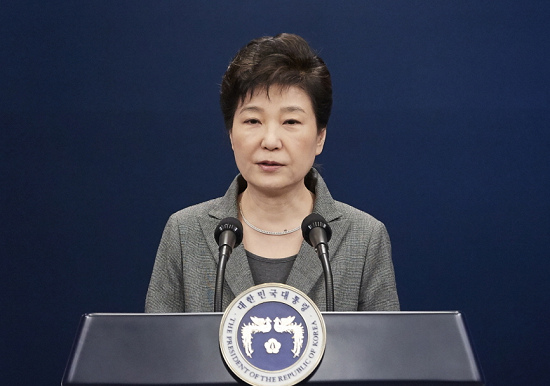 박근혜 대통령이 29일 오후 2시30분 청와대 춘추관에서 제3차 대국민담화를 발표하고 있다. &copy;청와대 