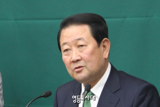 박주선 비대위원장이 “청문위원들의 청문 활동을 진지하게 보고를 받는 자리가 될 것이다”라면서 국민의당의 인사 청문에 관련된 원칙은 3+1이라고 밝히고 있다. &copy;영등포시대 