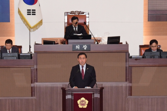 20일 서울특별시의회 자유한국당 송재형 의원이 제277회 정례회 교섭단체 대표연설을 하고 있다. &copy;서울시의회 
