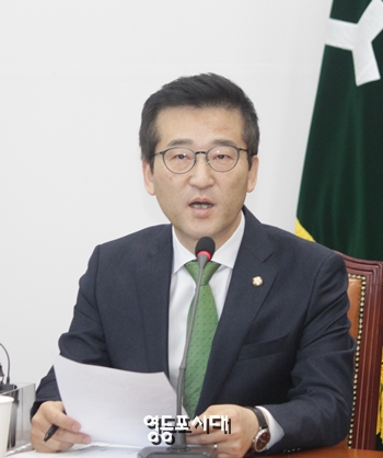 5일 공직선거법 위반으로 의원직을 상실한 국민의당 최명길 전 의원이 4일 오전 국회에서 열린 최고위원회의에 참석해 발언을 하고 있다. &copy;영등포시대 