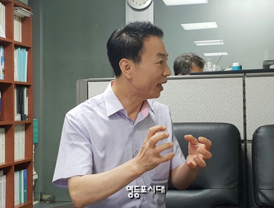   김정태 서울특별시의회 지방분권TF 2기 단장이 ‘지방의회’ 독립성과 자율성 확보를 강조하고 있다. &copy;영등포시대 