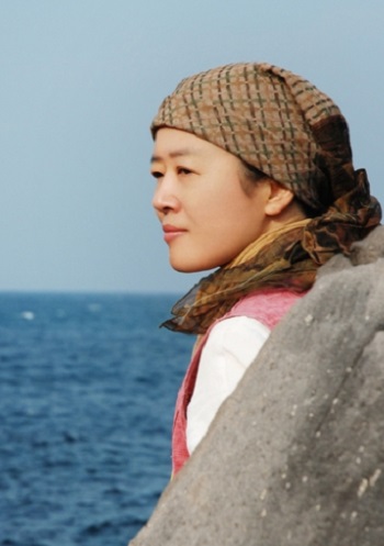 제10회 구상문학상 본상에 선정된 김해자 시인 