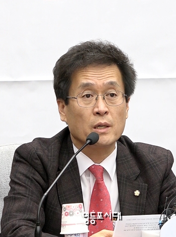 함진규 정책위의장이 재임 1년 동안의 소회를 밝히고 있다.  &copy;영등포시대