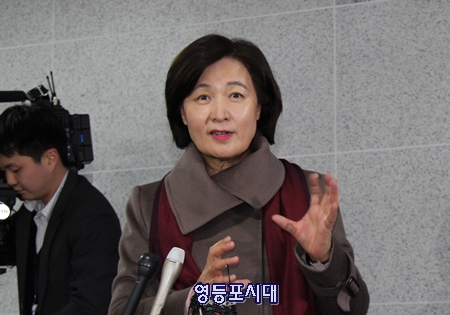 추미애 법무부 장관 후보자가 기자의 질문에 답하고 있다. Ⓒ영등포시대 