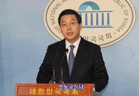 17일 오전 정찬택 전 바른미래당 지역위원장이 국회 정론관에서 기자회견을 열고 제21대 초총선 출마를 공식선언하고 있다. Ⓒ영등포시대 