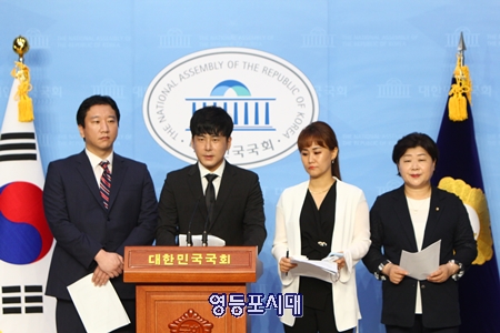 故구하라씨 친오빠 구호인(왼쪽에서 두번째) 씨가  재산만을 노리는 친모의 행위가 도저히 용서가 안된다