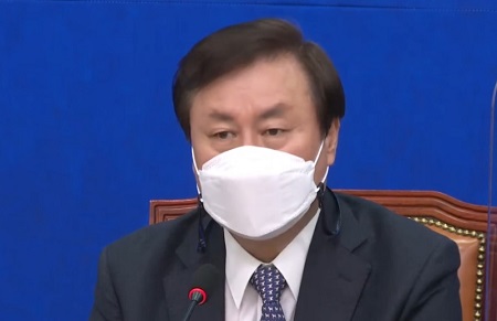 민주당 도종환 비상대책위원장이 발언을 하고 있다. Ⓒ델리민주 유튜브 방송 캡쳐 