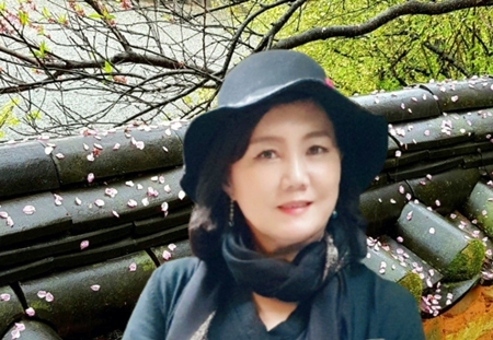 5월 20일 지금은 영등포시대 유튜브 방송에 출연해 시 낭송으로 잔잔한 감동을 전해준 서수옥 시인 Ⓒ영등포시대 