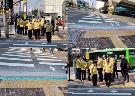 ▲영등포구의회 사회건설위원회 위원들이 26일 오전 현장(당산역)을 방문해 시설상태를 확인하고 있다. ©영등포시대