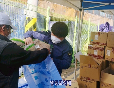 ▲서울시립 영등포쪽방상담소 사회복지시설 운영지원분야에서 복무하고 있는 이현진 회복무요원의 나눔 활동을 펼치고 있다. Ⓒ서울지방병무청