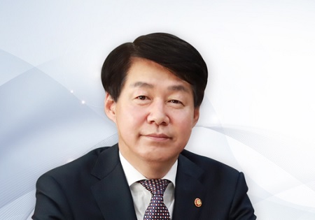 안경덕 고용노동부 장관 