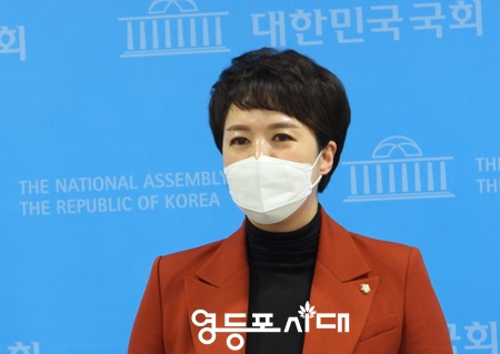 ▲6·1일 지방선거 국민의힘 경기지사 후보로 확정된 김은혜 의원이 22일 국회 소통관에서 기자회견을 하고 있다. Ⓒ영등포시대