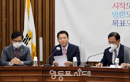 ▲성일종 정책위의장이 “서영교 의원님 공부 좀 하시고 대정부질문을 하시기 바랍니다”라고 직격탄을 날리고 있다. Ⓒ영등포시대